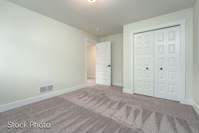 325 Round Hill Road, Kalamazoo, MI 49009