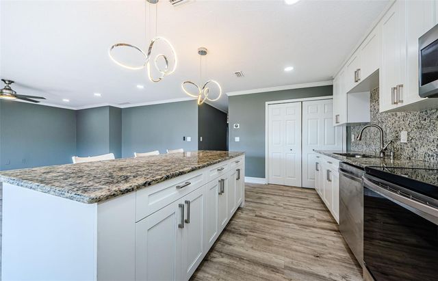 722 116TH AVE N 2002, St Petersburg, FL 33716