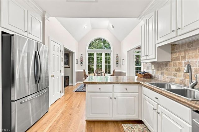 20143 W Magnolia CT, Smithfield, VA 23430