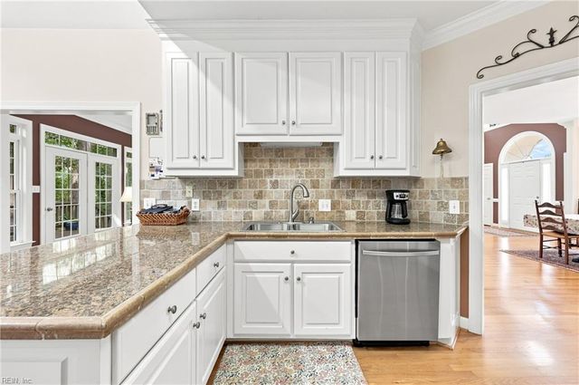 20143 W Magnolia CT, Smithfield, VA 23430