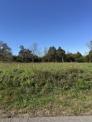1547 E Stewarts Ln, Nashville, TN 37218