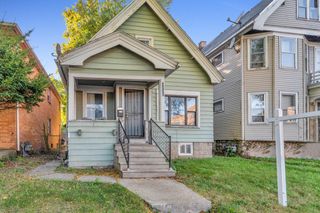 3221 N 38th STREET, Milwaukee, WI 53216