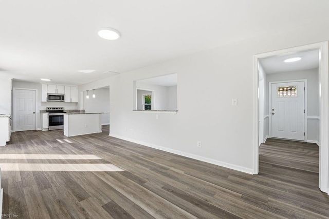 2617 N Elizabeth Harbor DR, Chesapeake, VA 23321