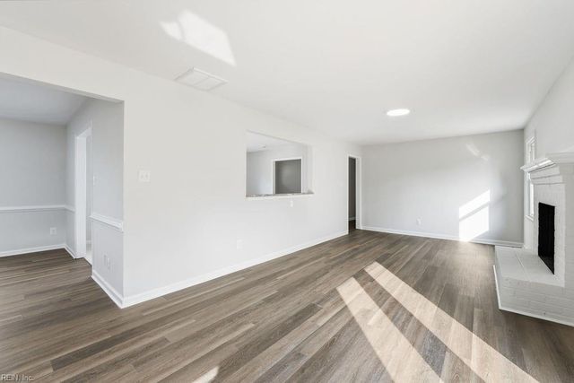 2617 N Elizabeth Harbor DR, Chesapeake, VA 23321