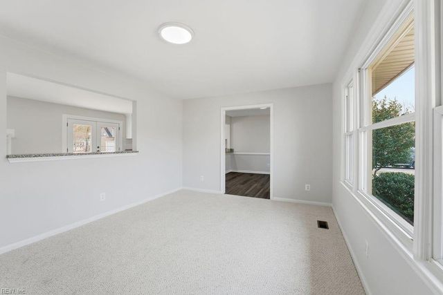 2617 N Elizabeth Harbor DR, Chesapeake, VA 23321