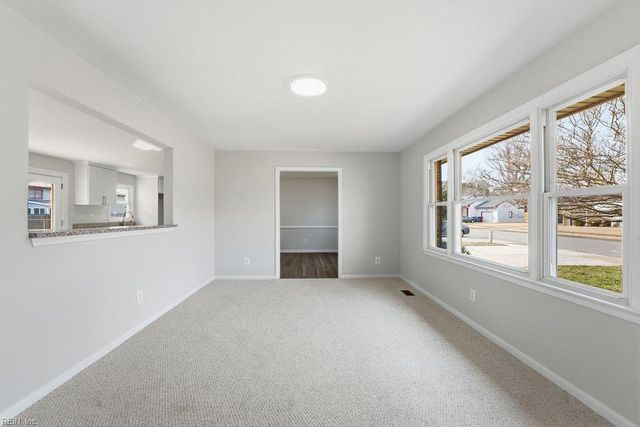 2617 N Elizabeth Harbor DR, Chesapeake, VA 23321