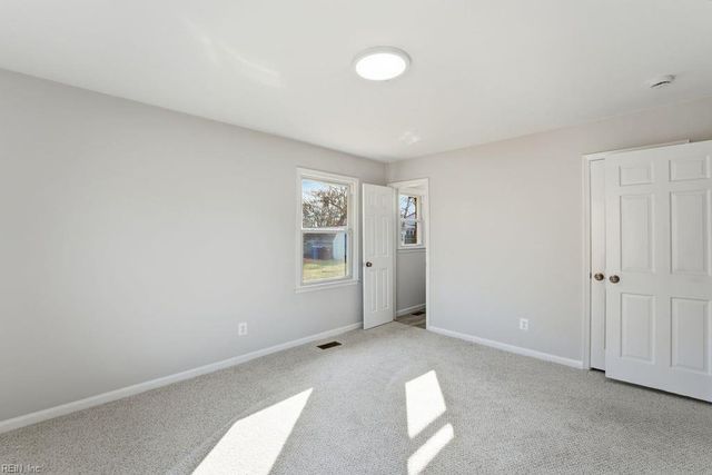 2617 N Elizabeth Harbor DR, Chesapeake, VA 23321