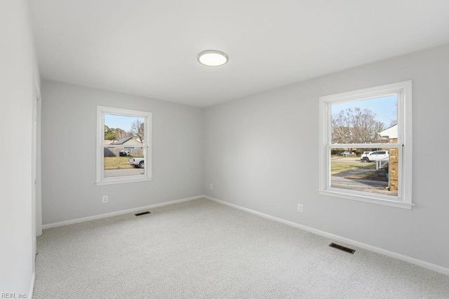 2617 N Elizabeth Harbor DR, Chesapeake, VA 23321