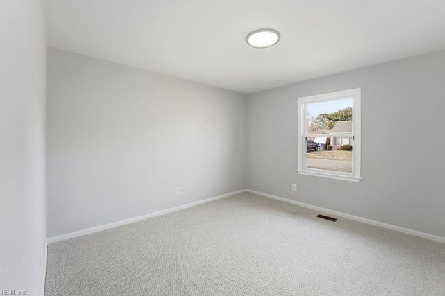 2617 N Elizabeth Harbor DR, Chesapeake, VA 23321