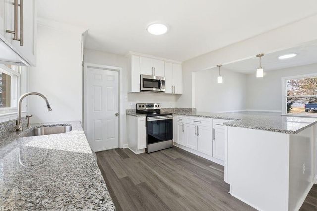 2617 N Elizabeth Harbor DR, Chesapeake, VA 23321