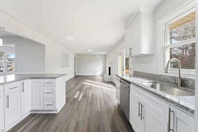 2617 N Elizabeth Harbor DR, Chesapeake, VA 23321