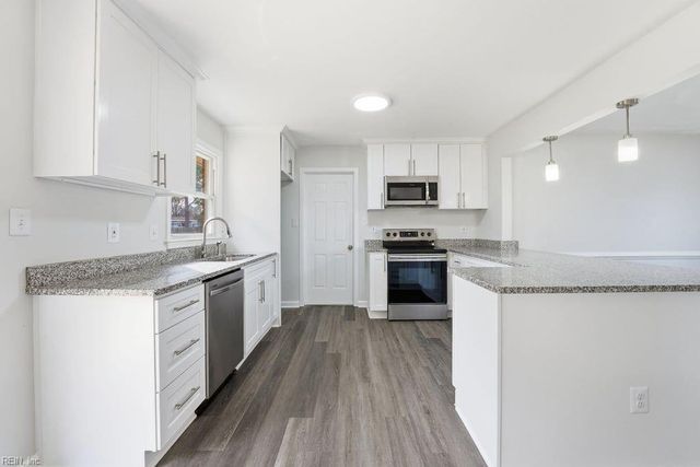 2617 N Elizabeth Harbor DR, Chesapeake, VA 23321