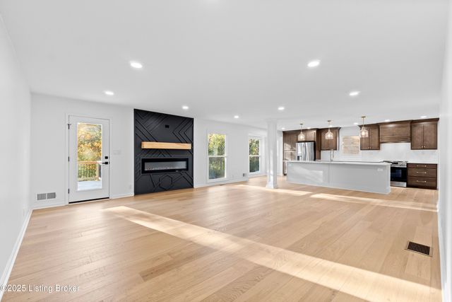 508 Nickleby Way, Louisville, KY 40245