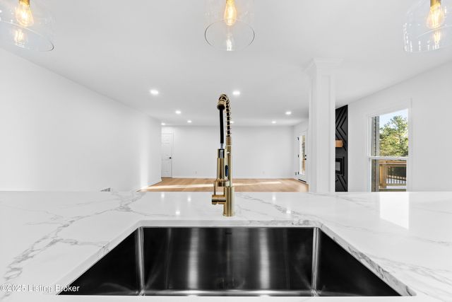 508 Nickleby Way, Louisville, KY 40245