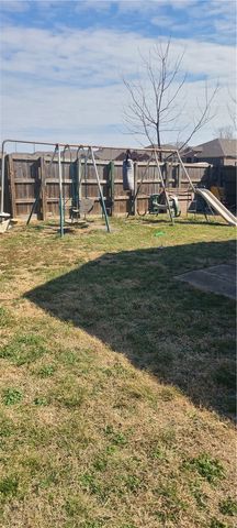 1009 Cottonwood Street, Rogers, AR 72758