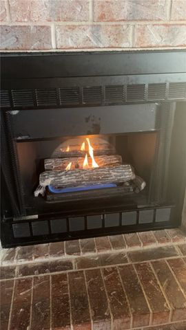 1009 Cottonwood Street, Rogers, AR 72758