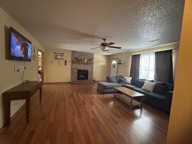 1009 Cottonwood Street, Rogers, AR 72758