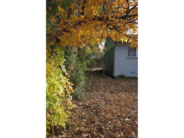 420 Rosewood Dr, Fountain, CO 80817