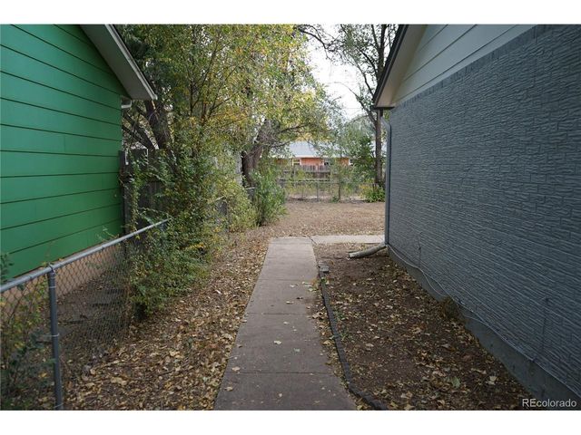 420 Rosewood Dr, Fountain, CO 80817