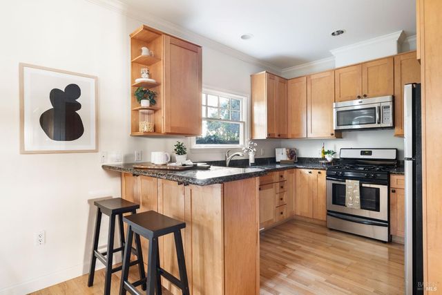 930 Martin Cir, Petaluma, CA 94952