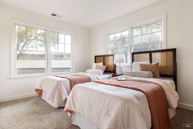 930 Martin Cir, Petaluma, CA 94952