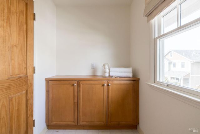 930 Martin Cir, Petaluma, CA 94952