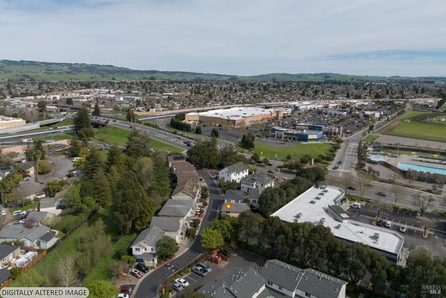 930 Martin Cir, Petaluma, CA 94952