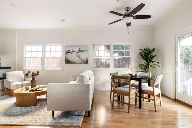 930 Martin Cir, Petaluma, CA 94952