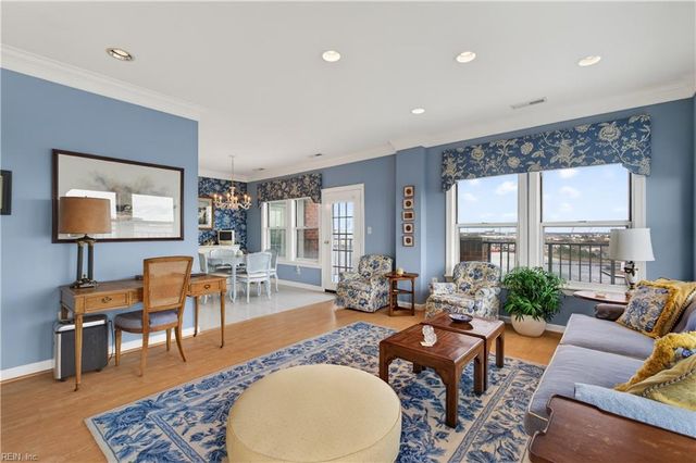 475 Water St Apt 806, Portsmouth, VA 23704