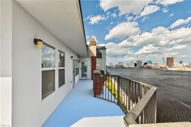 475 Water St Apt 806, Portsmouth, VA 23704