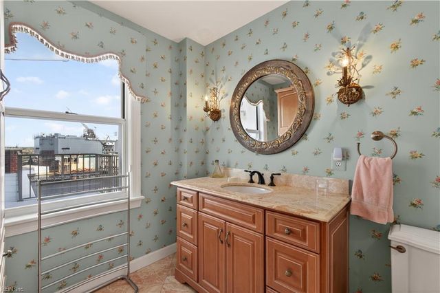 475 Water St Apt 806, Portsmouth, VA 23704