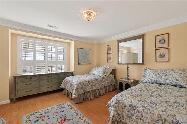 475 Water St Apt 806, Portsmouth, VA 23704