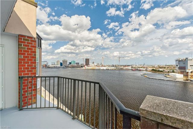 475 Water St Apt 806, Portsmouth, VA 23704