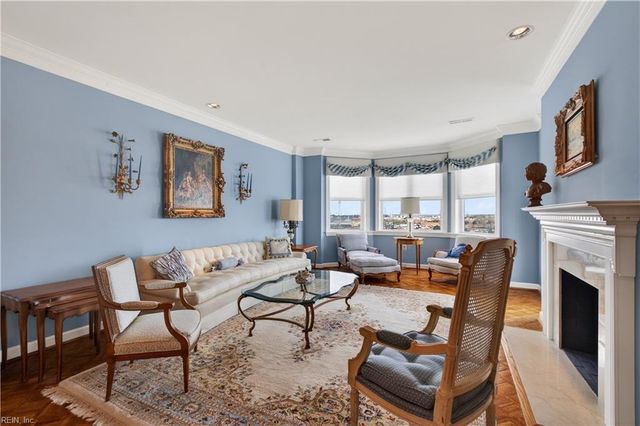 475 Water St Apt 806, Portsmouth, VA 23704