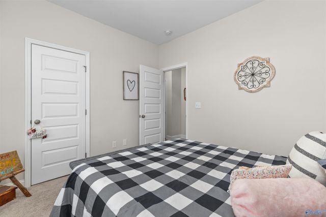 433 SE Ronnie Drive, Hartselle, AL 35640