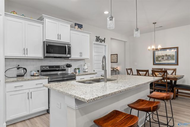 433 SE Ronnie Drive, Hartselle, AL 35640