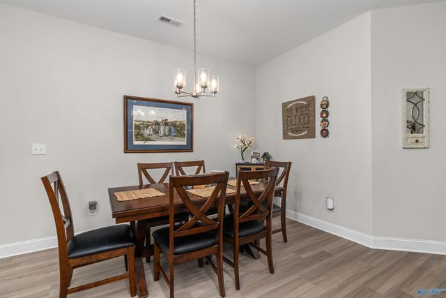 433 SE Ronnie Drive, Hartselle, AL 35640