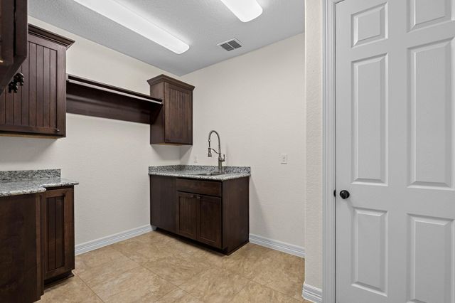 948 Lazy Diamond, Canyon Lake, TX 78133