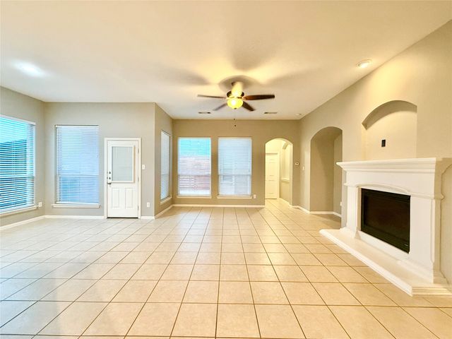 2916 Red Wolf Drive, Fort Worth, TX 76244