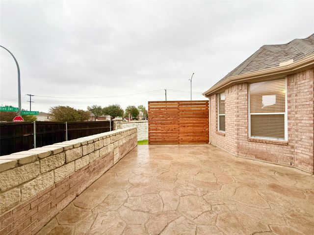 2916 Red Wolf Drive, Fort Worth, TX 76244