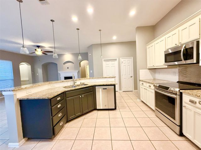 2916 Red Wolf Drive, Fort Worth, TX 76244