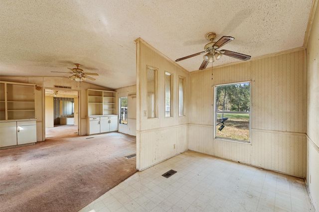 520 County Road 3372, Cleveland, TX 77327