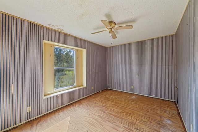 520 County Road 3372, Cleveland, TX 77327