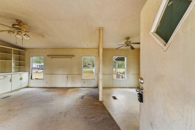 520 County Road 3372, Cleveland, TX 77327