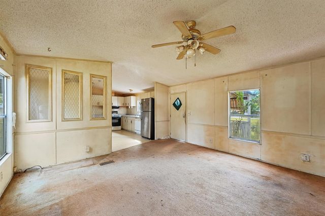 520 County Road 3372, Cleveland, TX 77327