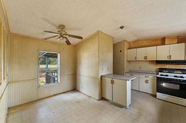 520 County Road 3372, Cleveland, TX 77327