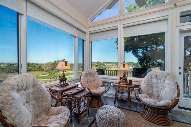 17 Linkside Court, Isle Of Palms, SC 29451