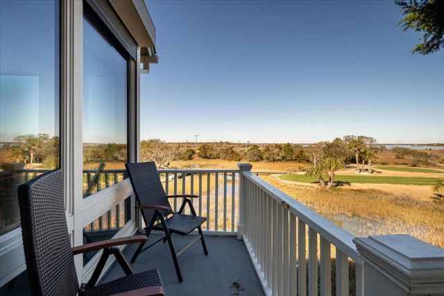 17 Linkside Court, Isle Of Palms, SC 29451