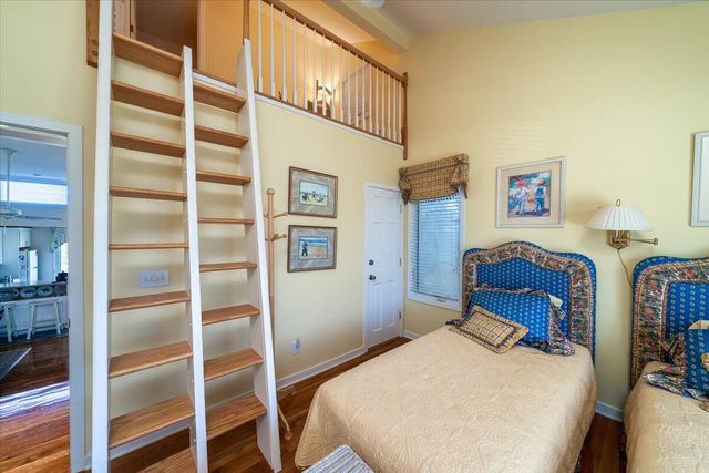 17 Linkside Court, Isle Of Palms, SC 29451