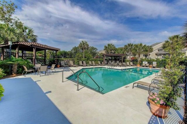 17 Linkside Court, Isle Of Palms, SC 29451